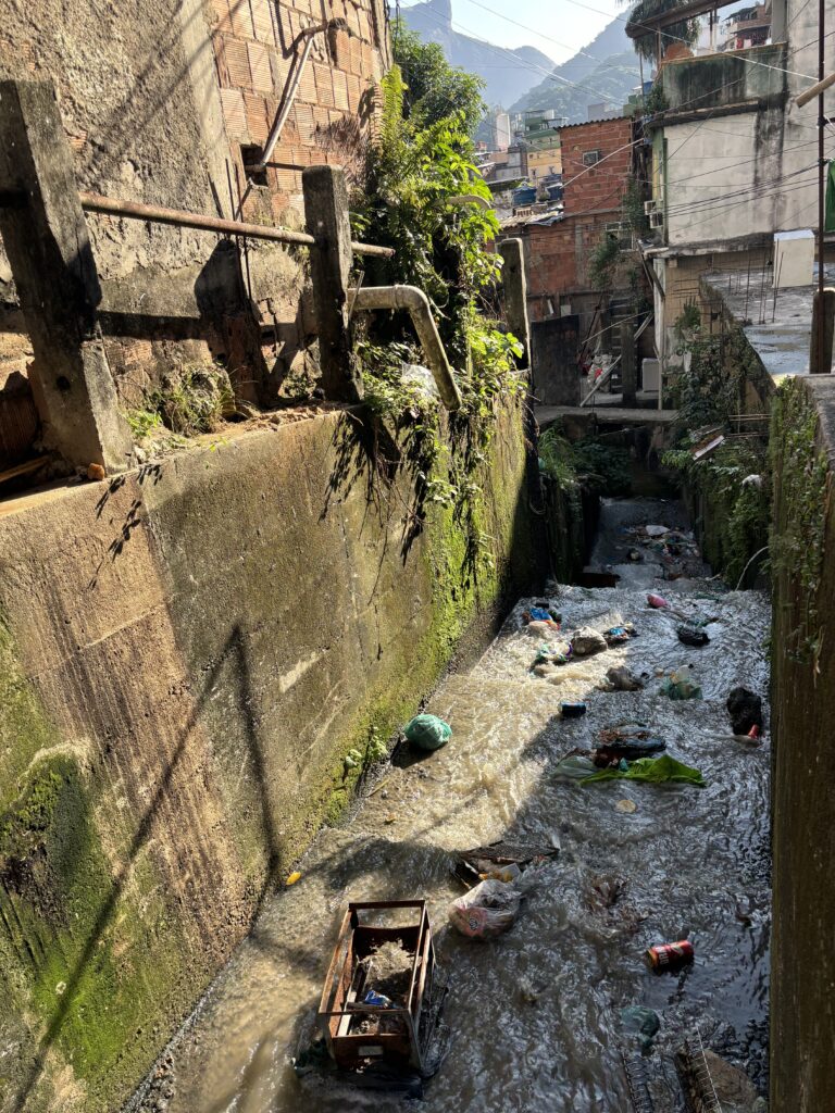 リオデジャネイロに行くならブラジルの貧困街ファベーラに行こう せかろぐ